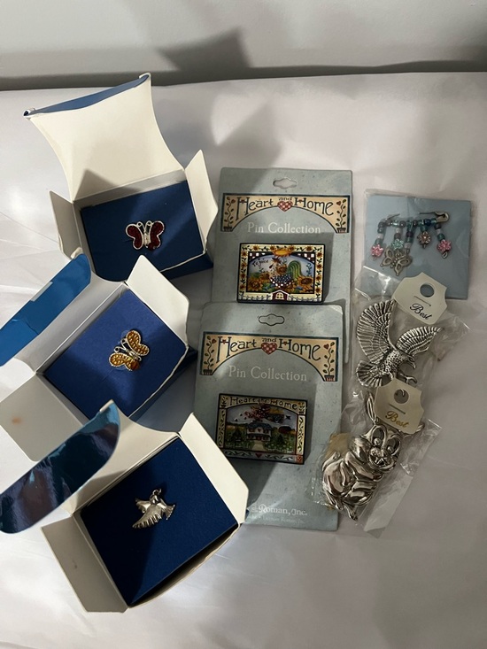 Jewelry - Pin Bundle- NEW